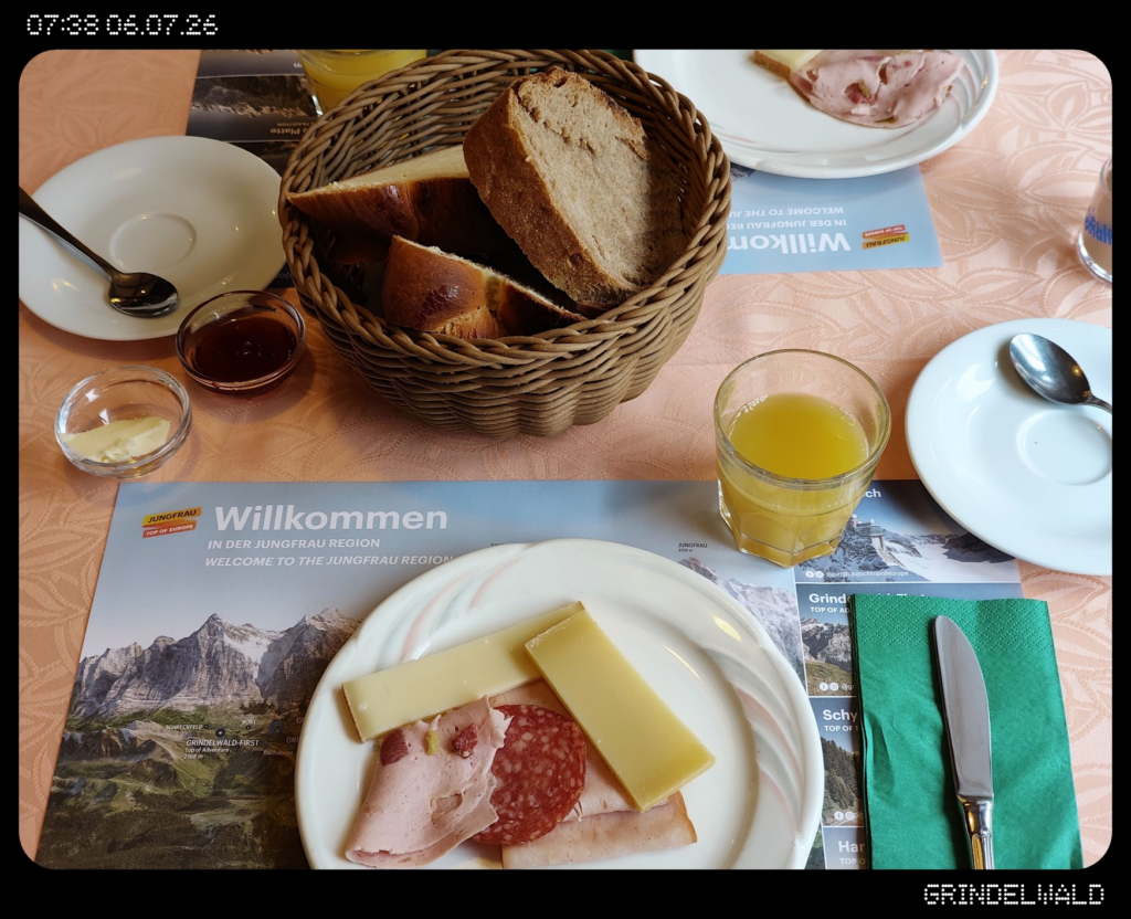 【スイス旅行記 前編】夫婦でワンバッグ!元刑務所ホテルから絶景のグリンデルワルトへ(6/4〜6/7) 28 【スイス旅行記 前編】夫婦でワンバッグ!元刑務所ホテルから絶景のグリンデルワルトへ(6/4〜6/7) 4892f9fc image