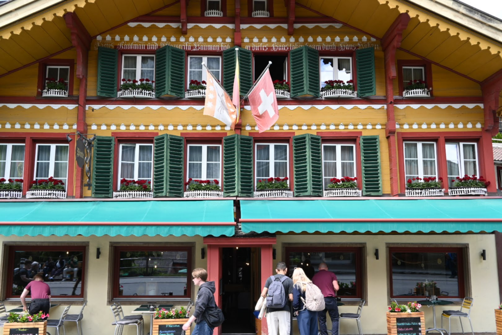 【スイス旅行記 前編】夫婦でワンバッグ!元刑務所ホテルから絶景のグリンデルワルトへ(6/4〜6/7) 26 【スイス旅行記 前編】夫婦でワンバッグ!元刑務所ホテルから絶景のグリンデルワルトへ(6/4〜6/7) b779c123 image